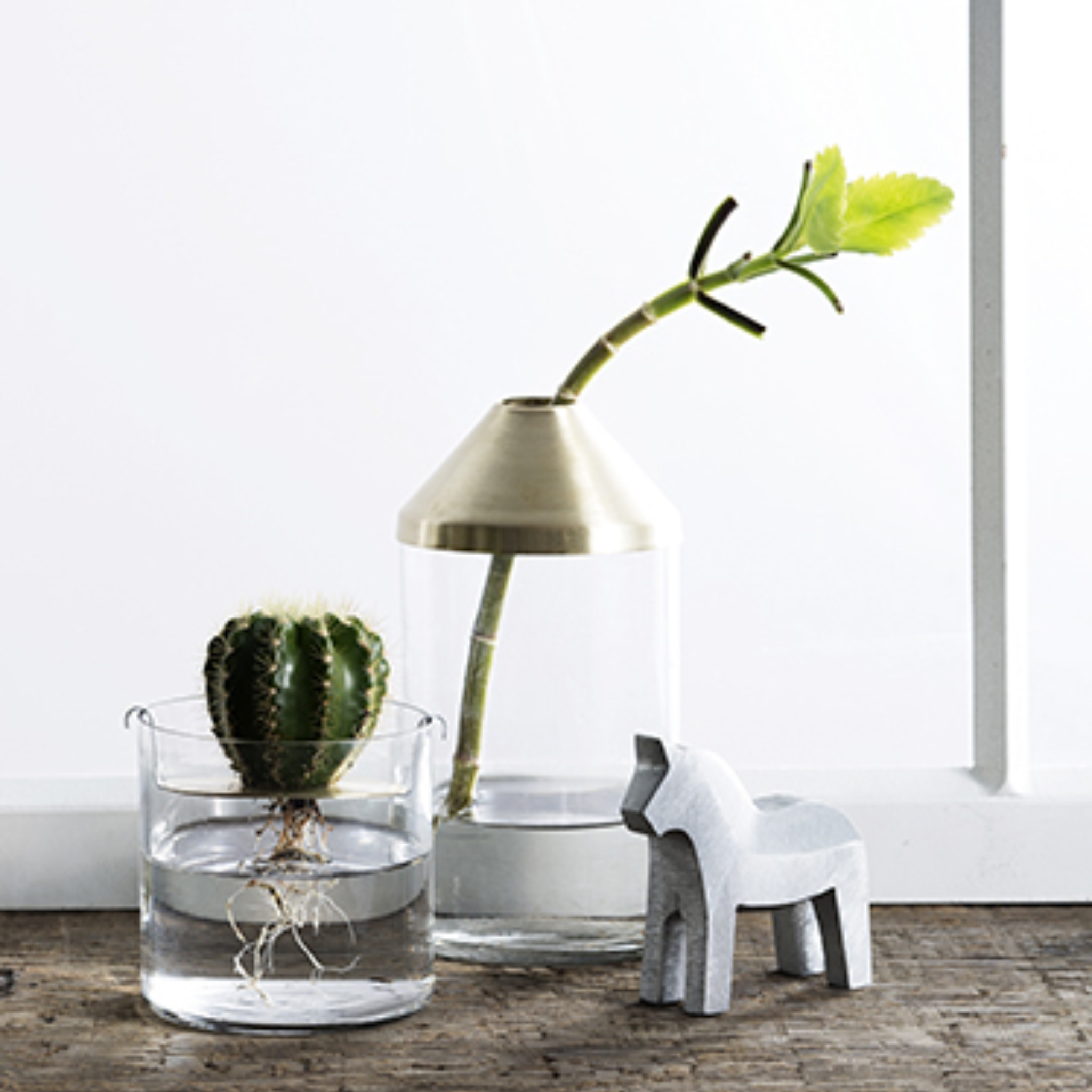 SMALL HYDRAPONIC VASE - BRASS & HAND BLOWN GLASS