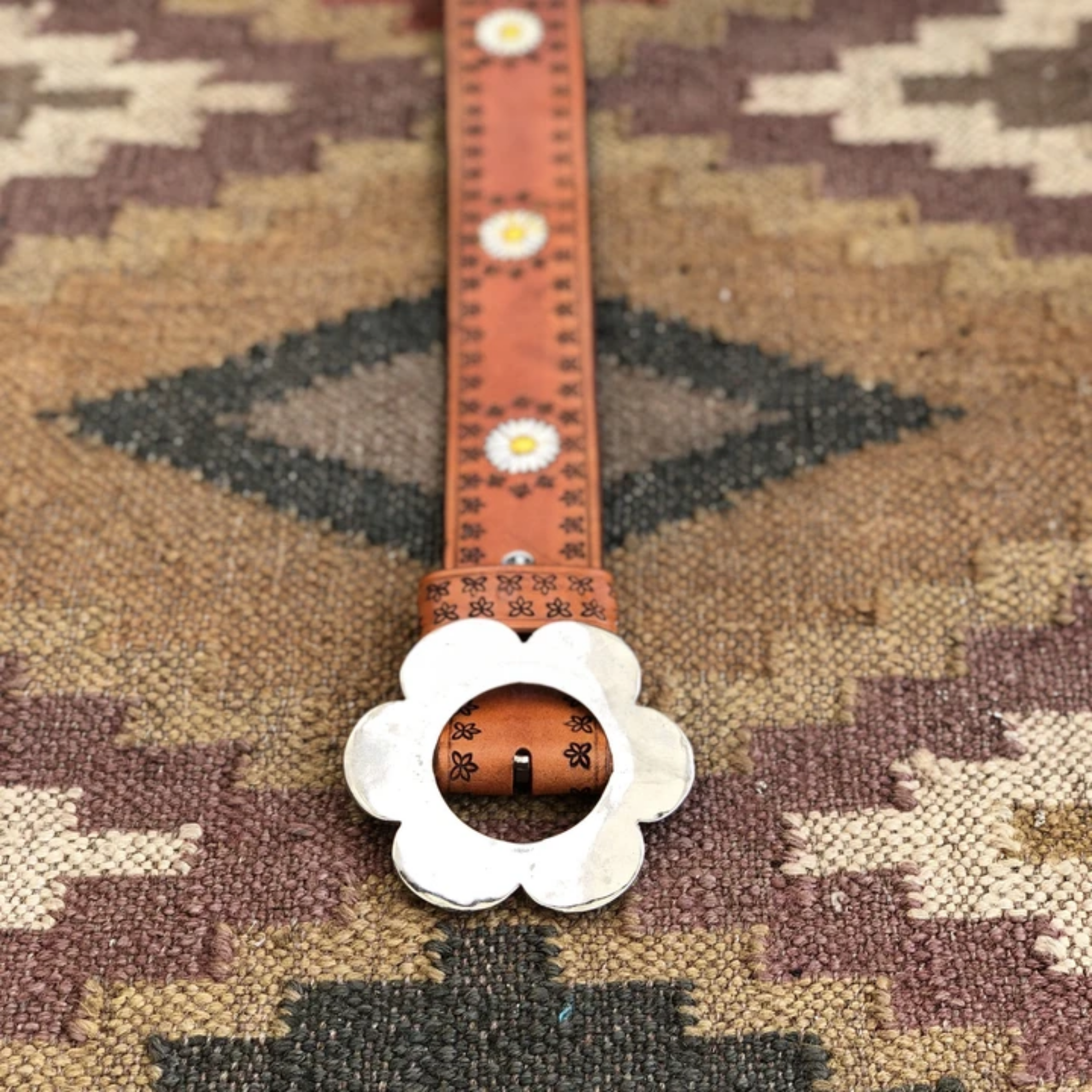 VINTAGE DAISY CHAIN BELT VINTAGE BUCKLE