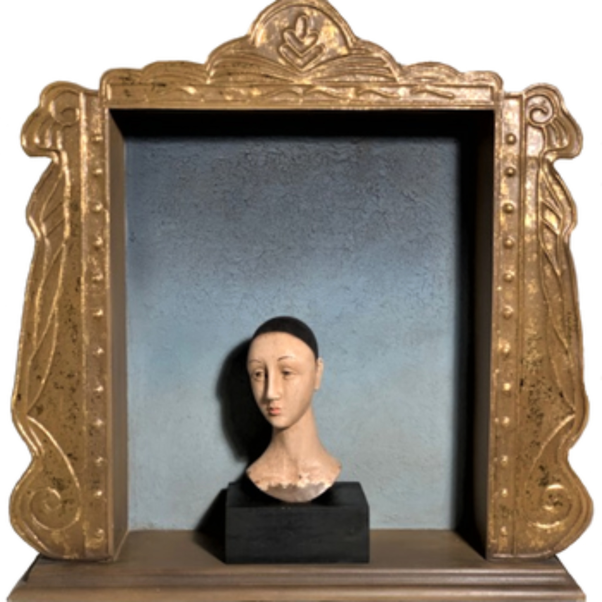 HANDCRAFTED STAGE MODERNA ORNA FRENCH INSPIRED